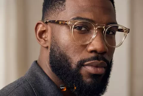 Lunettes Persol - photo terrain - Opticien a Capesterre de Guadeloupe - guadeloupe-capesterre-lynx-optique