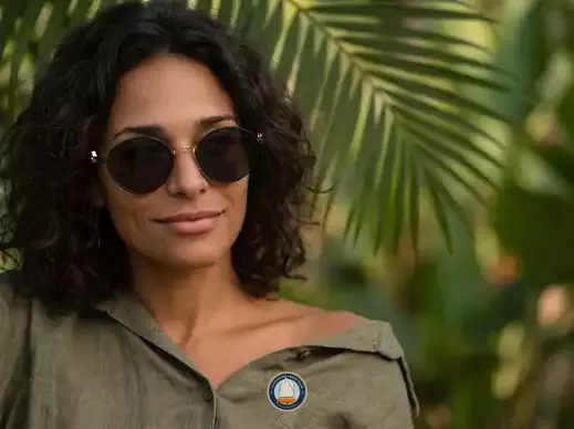 Lunettes Fendi : l'élégance romaine et le double F - photo terrain - utilisée par les helpers SEO. a utilisée par les help...