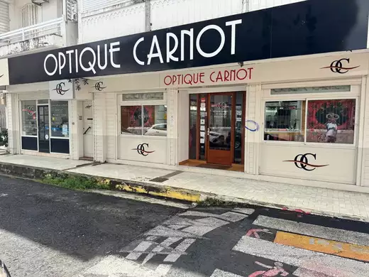 Lunettes Carrera en Guadeloupe à Pointe à Pitre - image de galerie - Optique Guadeloupe a Lamentin