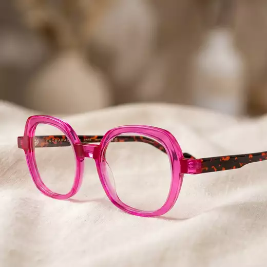 Lunettes FACE A FACE en Guadeloupe à Pointe à Pitre - detail - Optique Guadeloupe a Le Gosier