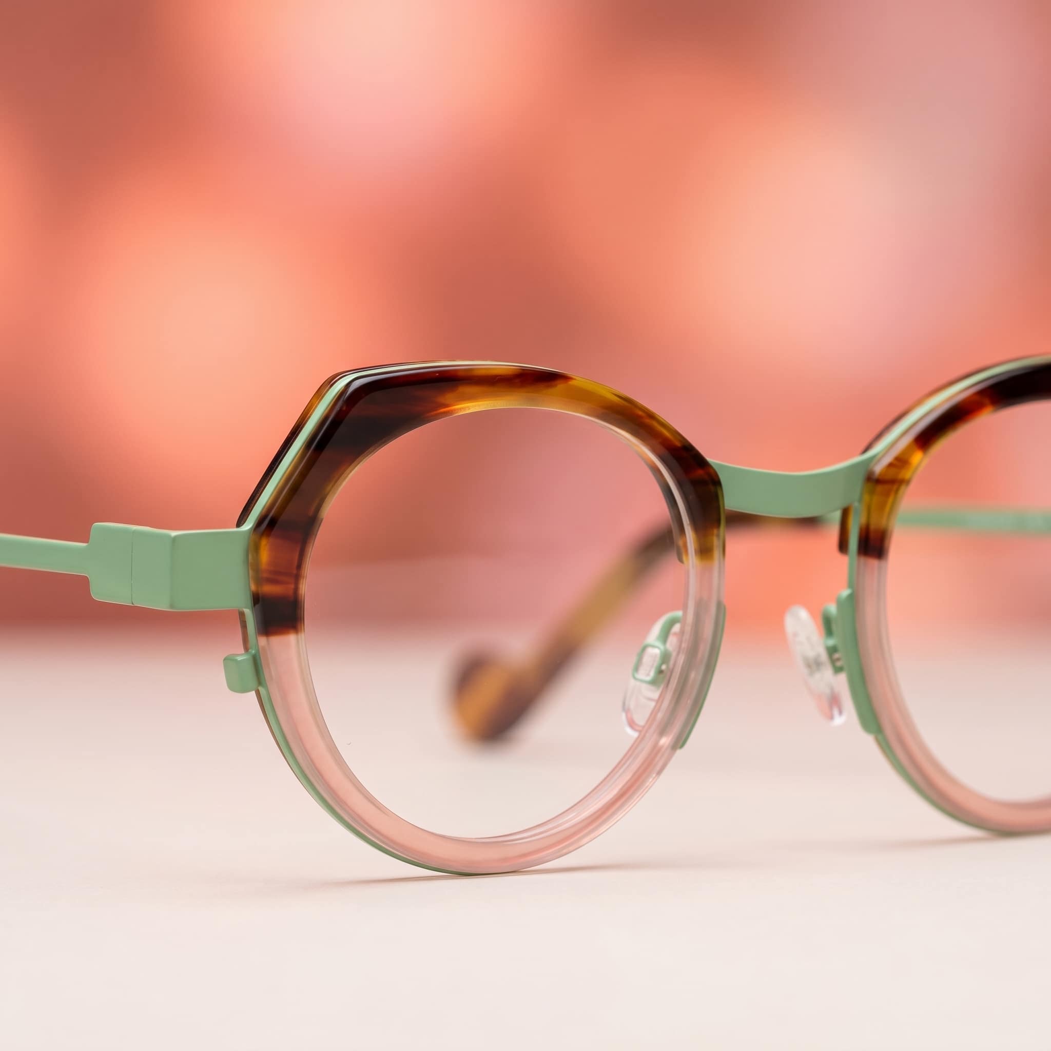 Lunettes créateur à Pointe à Pitre - image de galerie - Opticien a Guadeloupe - optique-antilles-guadeloupe