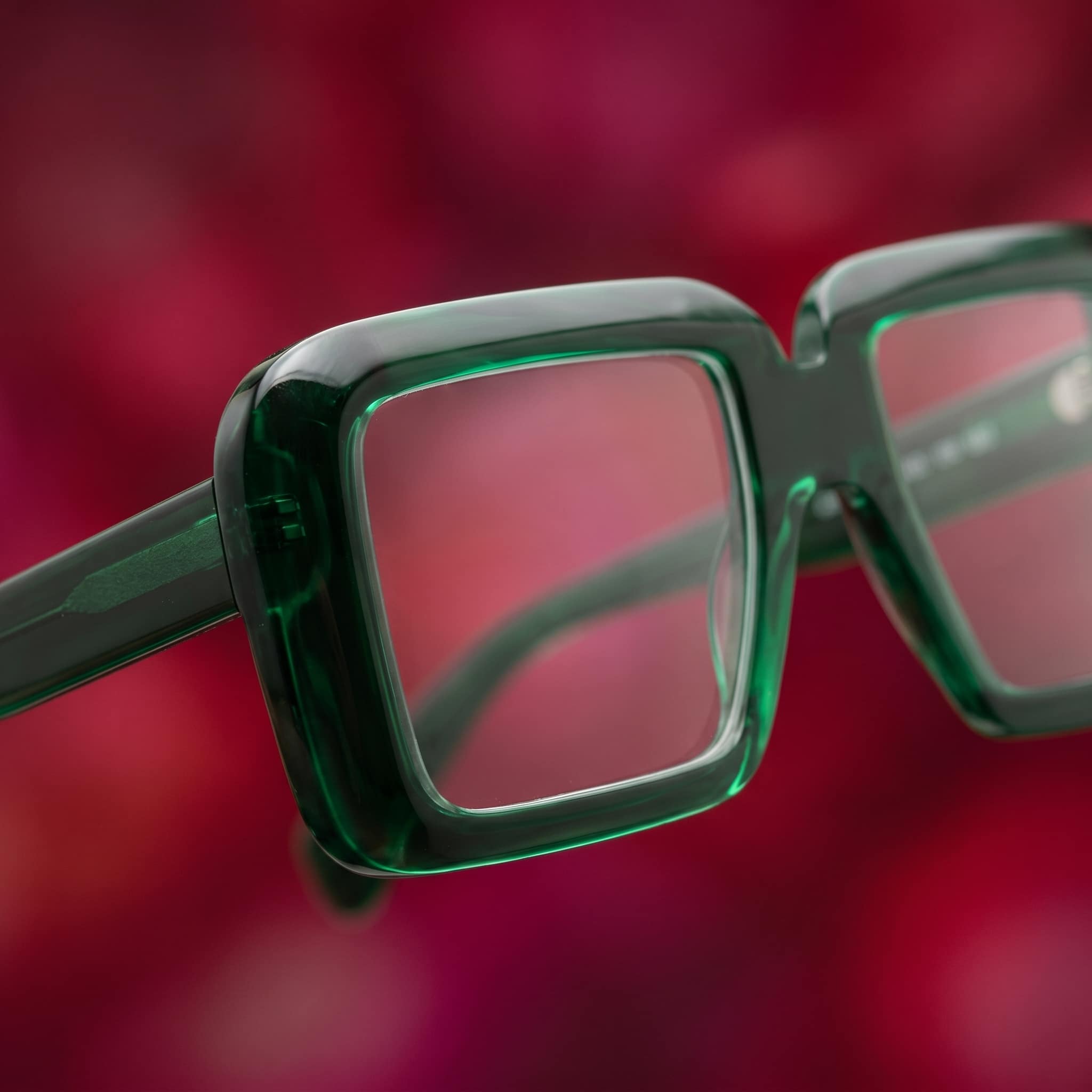 Lunettes créateur à Pointe à Pitre - Opticien a Le Gosier - optique-antilles-guadeloupe