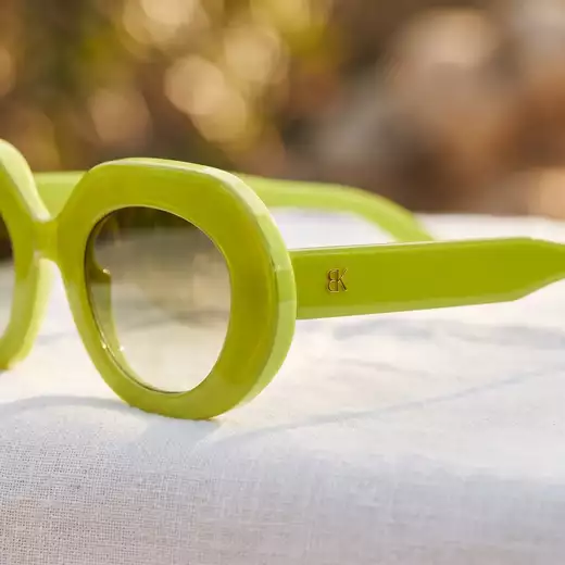 Lunettes Emmanuelle Khanh (EK) en Guadeloupe à Pointe à Pitre - detail - Optique Carnot, Lunettes à Pointe à Pitre en Guad...