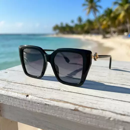 Lunettes Fendi en Guadeloupe à Pointe à Pitre - detail - Optique Carnot, Lunettes à Pointe à Pitre en Guadeloupe a Lamentin